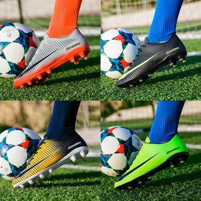 Παπούτσια ποδοσφαίρου για όλες τις ηλικίες σε τέσσερα χρώματα