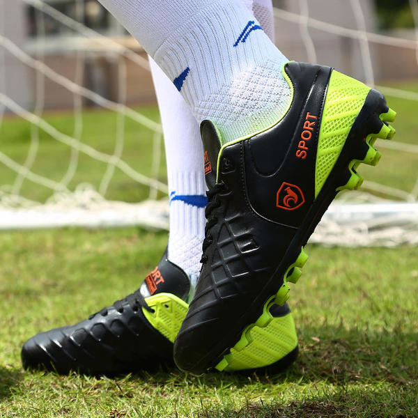 Nasturi de fotbal pentru barbati in trei culori