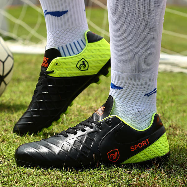 Nasturi de fotbal pentru barbati in trei culori