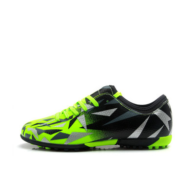 Centipede și nasturi de fotbal pentru copii în diferite culori și modele