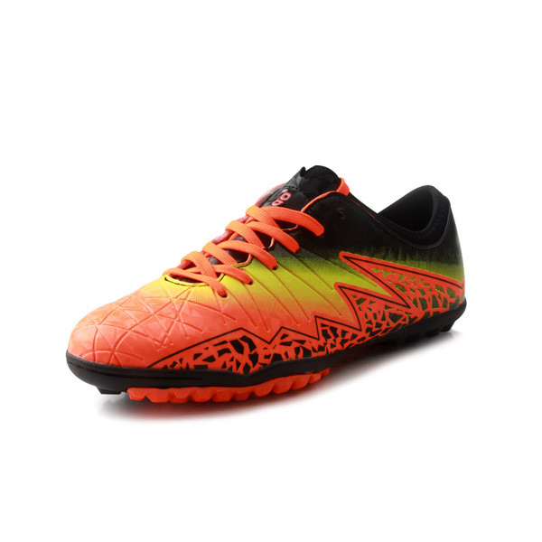 Centipede și nasturi de fotbal pentru copii în diferite culori și modele