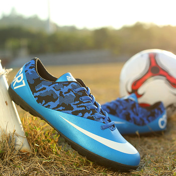 Ανδρικά παπούτσια ποδοσφαίρου σε διαφορετικά χρώματα