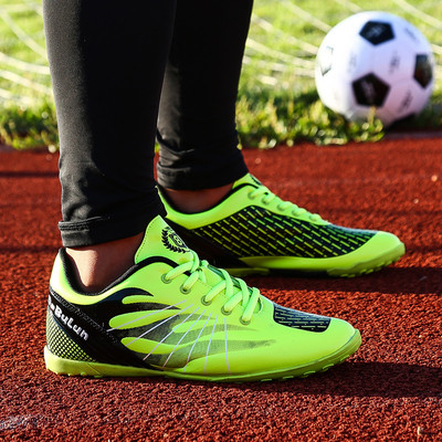 Παπούτσια ποδοσφαίρου από οικολογικό δέρμα για παιδιά και ενήλικες σε διαφορετικά χρώματα