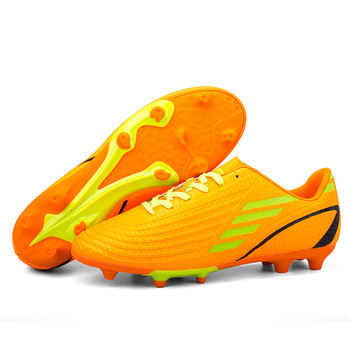 Παπούτσια ποδοσφαίρου σε τρία χρώματα