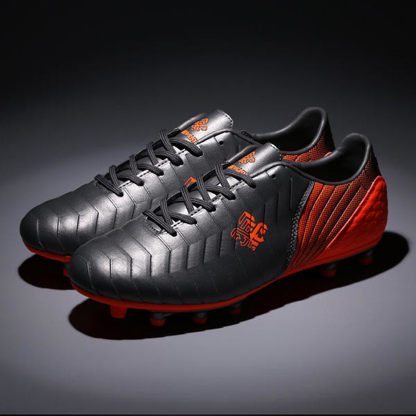 Мъжки футболни бутонки от еко кожа в четири цвята