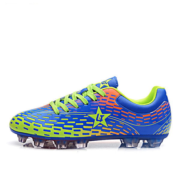 Ανδρικά παπούτσια ποδοσφαίρου σε τ΄ρα χρώματα