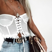 Κομψό γυναικείο μπουστάκι σε λευκό χρώμα με κορδόνια