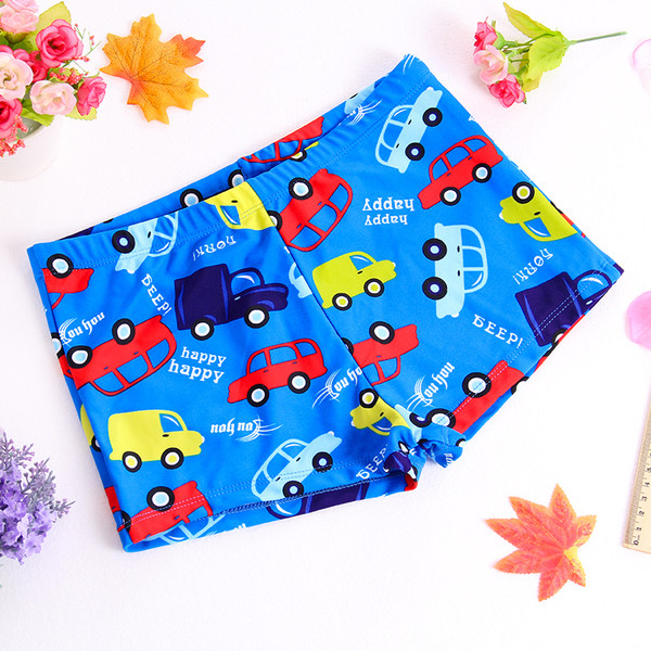 Gyermek fürdőruha fiúknak öt különböző modellben