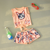 Παιδικά μοντέρνα μαγιό για κορίτσια - μπλούζα με κορδέλα και σορτς με εκτύπωση