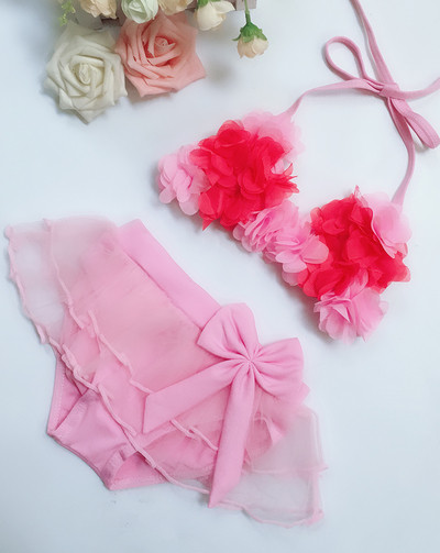 Costum de baie modern pentru copii cu dantelă, panglică și motive florale 3D