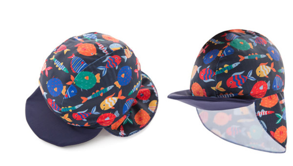 Costum de baie intreg pentru un baiat cu aplicatie