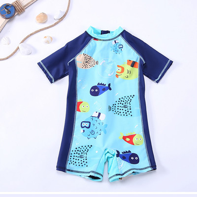 Costum de baie intreg pentru baieti cu aplicatie