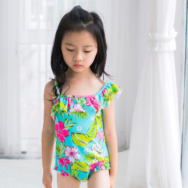 Costum de baie pentru copii cu volane in motive florale