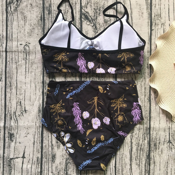 Costum de baie elegant din două piese - bikini cu talie înaltă și top floral