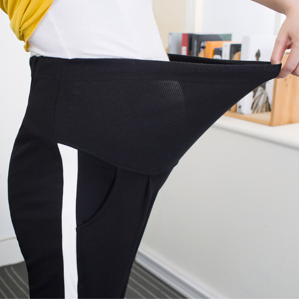 Pantaloni sport și casual de damă cu margine albă