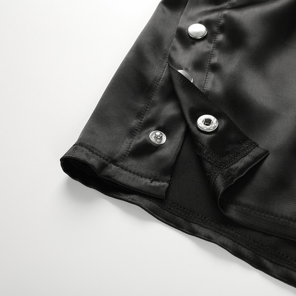 Pantaloni scurti dama sport-casual in model larg cu nasturi laterali