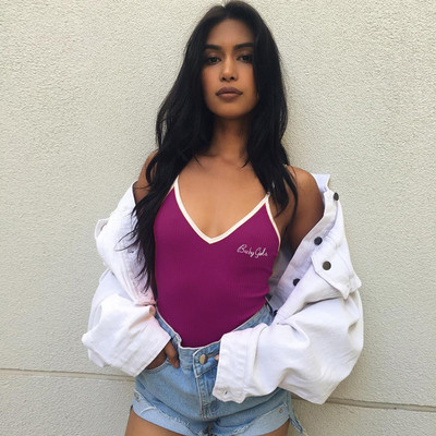 Γυναικείο κορμάκι σε διαφορετικά χρώματα