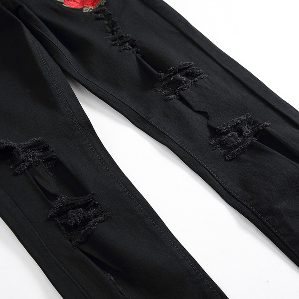 Férfi farmer két színben, színes hímzéssel