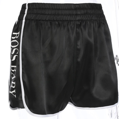 Αθλητικά σύντομα γυναικεία σορτς  με επιγραφή σε ευρύ σχέδιο