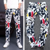 Λευκά τζιν ανδρικά με πολύχρωμα μοτίβα