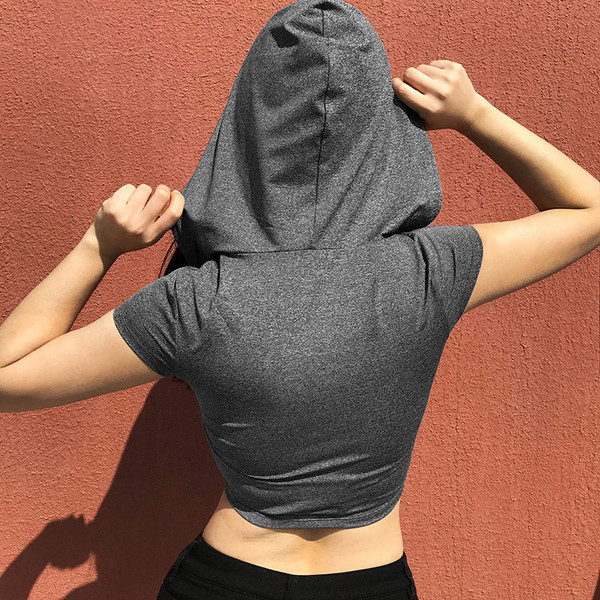 Γυναικείο μπλουζάκι  με φερμουάρ, κατάλληλο για τη  καθημερινή ζωή