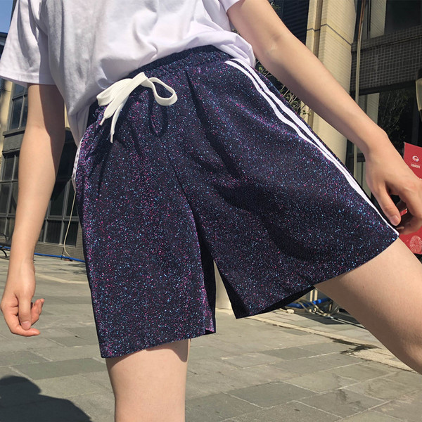 Pantaloni scurți moderni de damă sport-casual cu margini