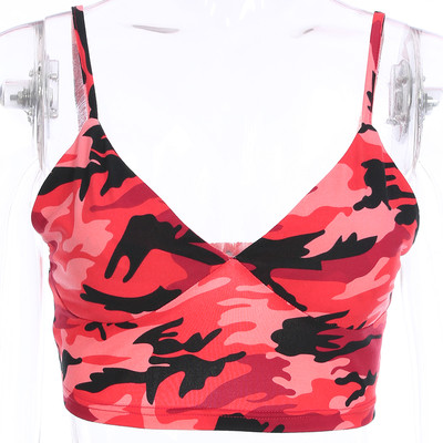 Maieu scurt de damă, cu decolteu adânc și bretele subțiri de culoare camuflaj