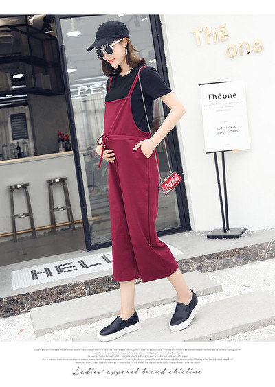 Σαλοπέτα για έγκυες γυναίκες και κοντομάνικο μπλουζάκι σε δύο χρώματα