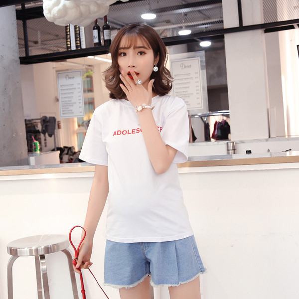 Széles farmer rövidnadrág terhes nők számára