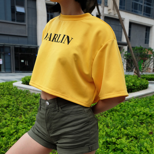 Κομψό μπλουζάκι με κοντό μανίκι σε κίτρινο χρώμα με σχέδιο με 3/4 μανίκια