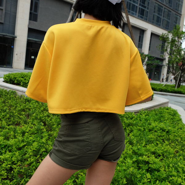 Κομψό μπλουζάκι με κοντό μανίκι σε κίτρινο χρώμα με σχέδιο με 3/4 μανίκια