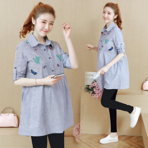 Csíkos ing hímzéssel kismamáknak