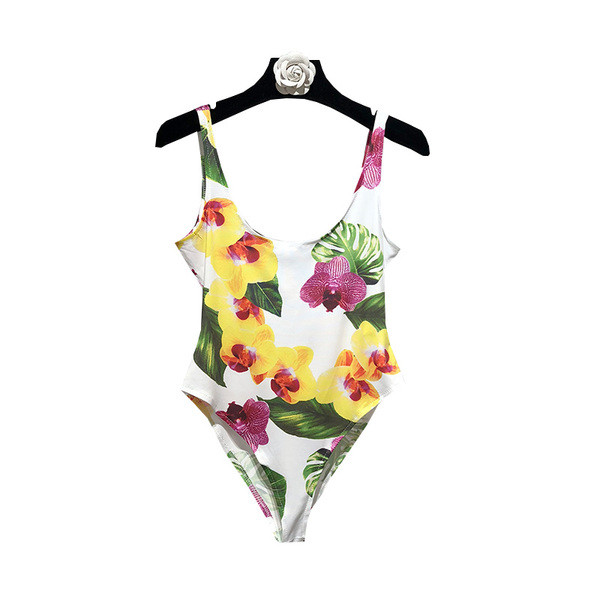 Modern női teljes fürdőruha virágmintával