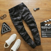 Ανδρικά παντελόνια σε διάφορα χρώματα με καμουφλάζ  μοτίβο