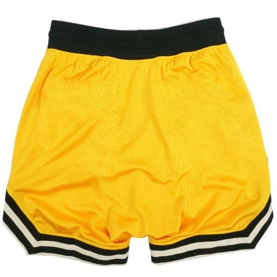 Ανδρικά σορτς με μεταλλική διακόσμηση σε διάφορα χρώματα