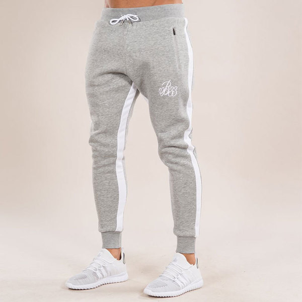 Ανδρική καθημερινή φόρμα  με κόκκινες άκρες και κεντήματα