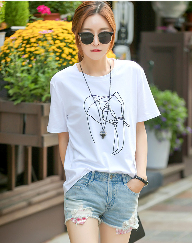 Tricou dama model larg de culoare alb cu imprimeu