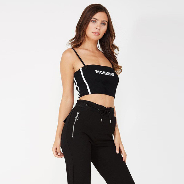 Модерен дамски скъсен потник в бял и черен цвят с надпис