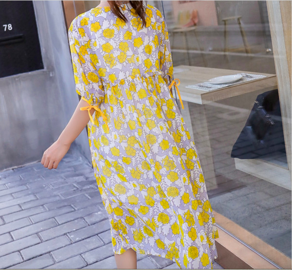 Рокля с флорални мотиви за бременни жени в два цвята