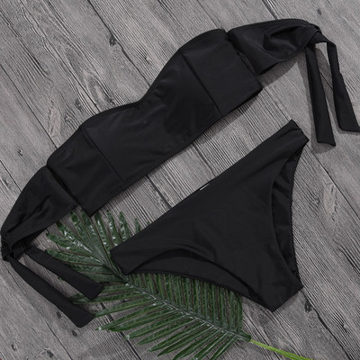 Стилен бански от две части в розов и черен цвят с къси ръкави