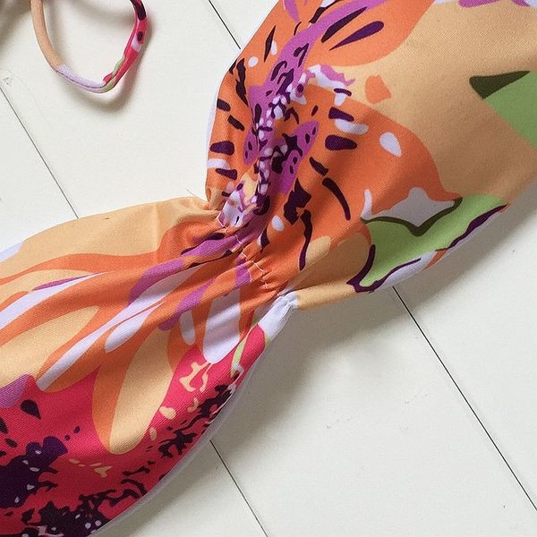 Дамски бански от две части - горнище във флорален мотив с връзки