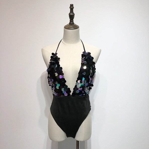 Стилно дамско боди в черен цвят с пайети и дълбоко V-образно деколте и отворен гръб