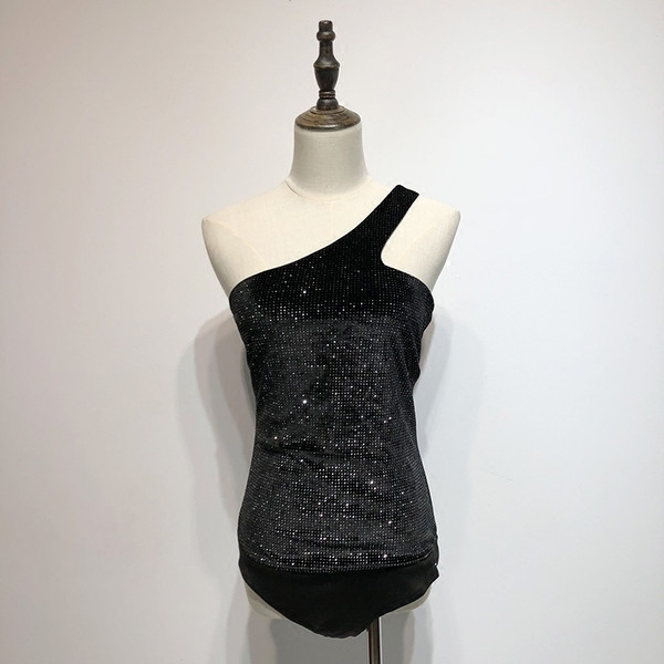 Елегантно дамско боди с една презрамка - лъскаво