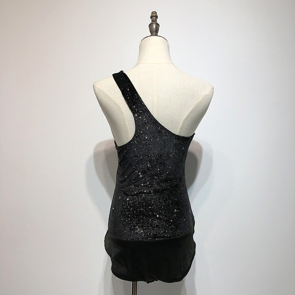 Елегантно дамско боди с една презрамка - лъскаво