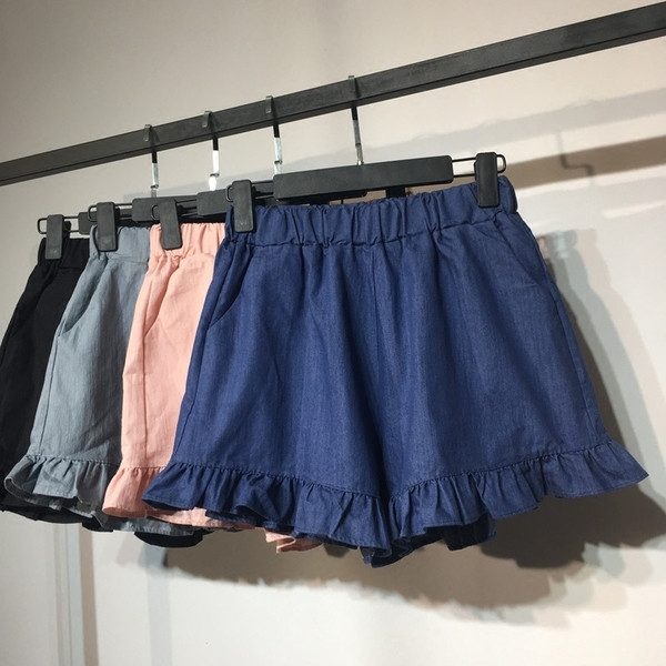 Дамски изчистени къси панталони