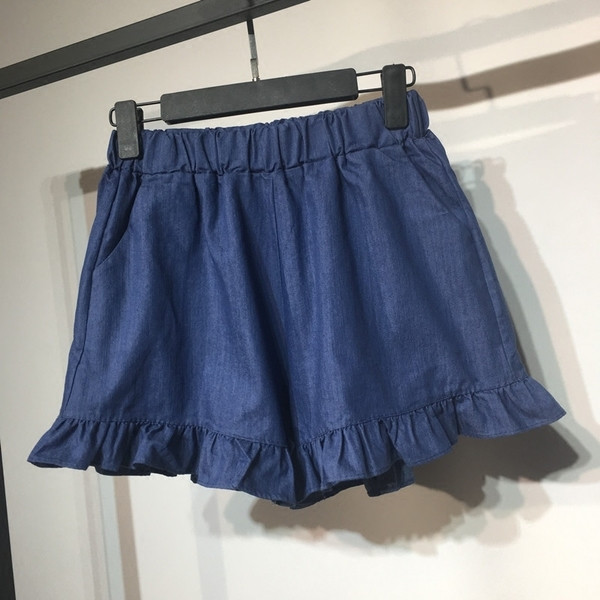 Дамски изчистени къси панталони