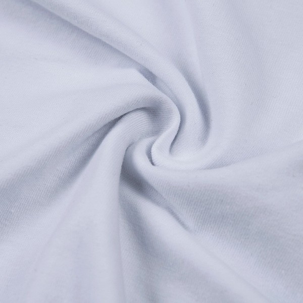 Дамски ежедневн потник в бял цвят с надпис и О-образно деколте