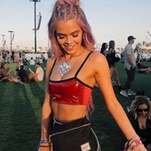 Модерен дамски топ с тънки презрамки