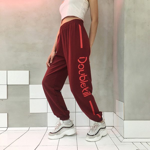 Дамски анцук с висока талия и надписн в червен цвят