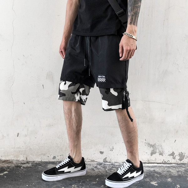 Мъжки къси панталони с камуфлажни елмементи и колани